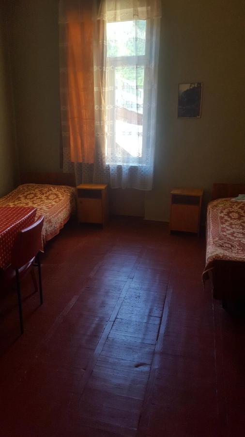 Firuza Hostel Borjomi Eksteriør billede