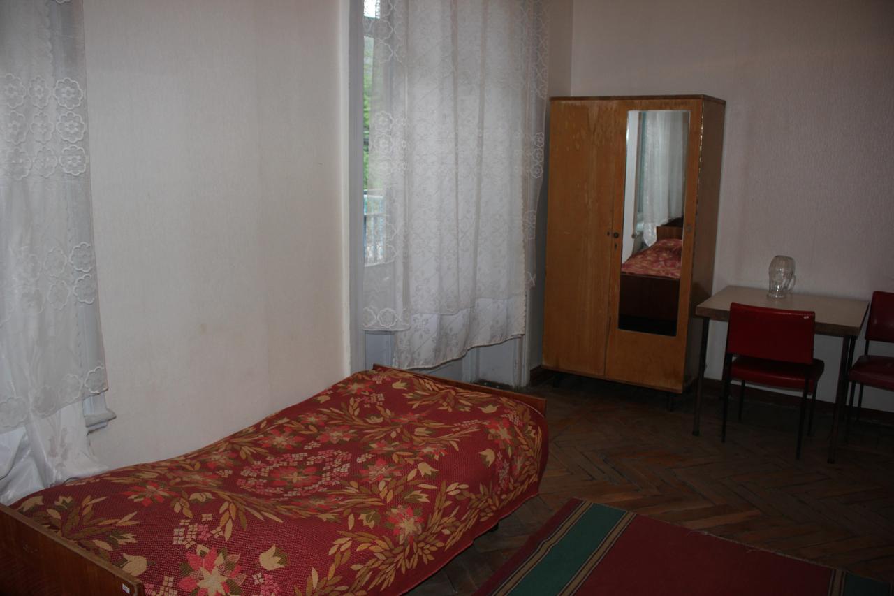 Firuza Hostel Borjomi Eksteriør billede